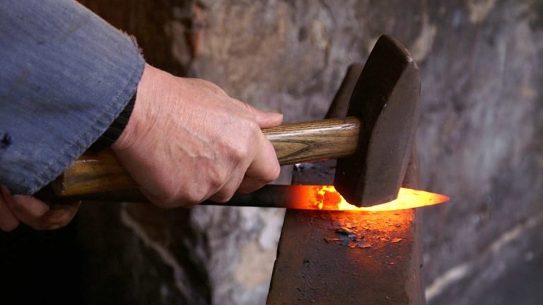 stroke while the iron is hot idioms picture