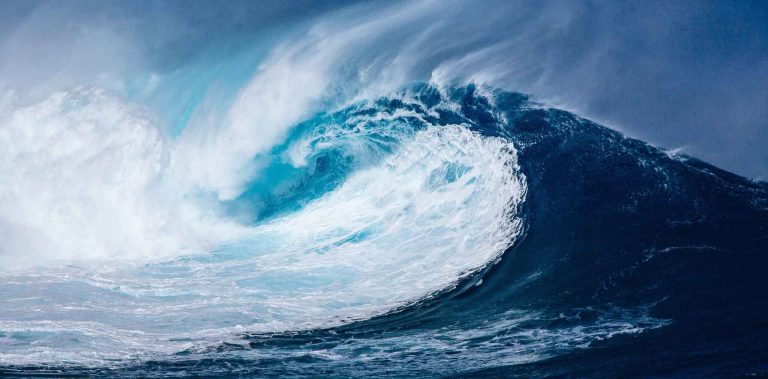 a large ocean wave