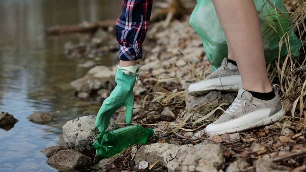 25 trash conversation questions ESL Vault