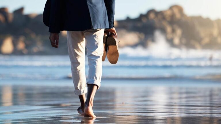 25 Walking conversation questions - ESL Vault