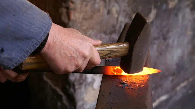 stroke while the iron is hot idioms picture