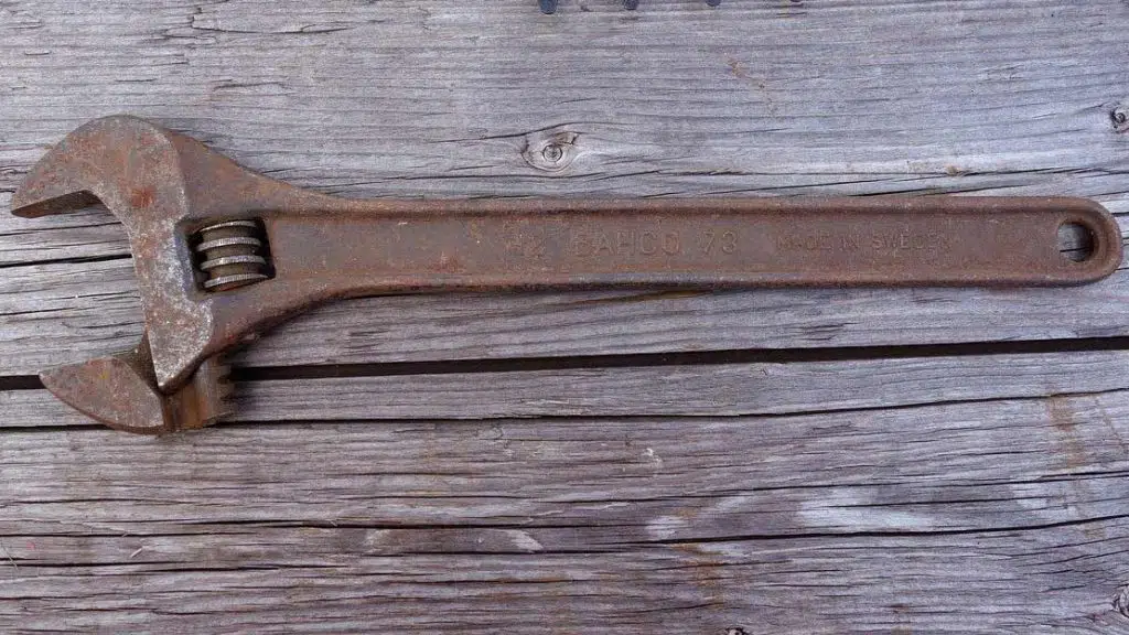 rusty wrench for tongue twisters with R
