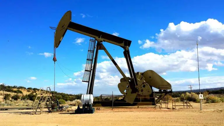 an oil rig on land